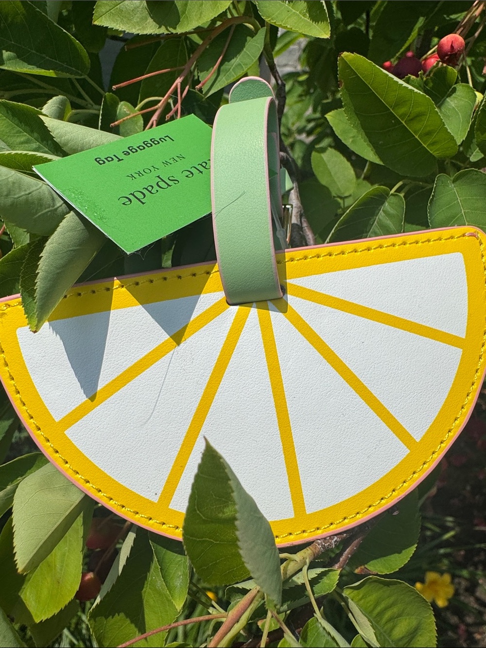 kate spade Kids Lemon Slice Luggage Tag in Yellow, White & Green